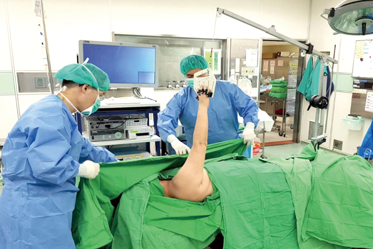 潘如瑜副院長完成國內最多的20例肩關節3D斷層掃描微創手術受邀至世界骨科醫學會發表